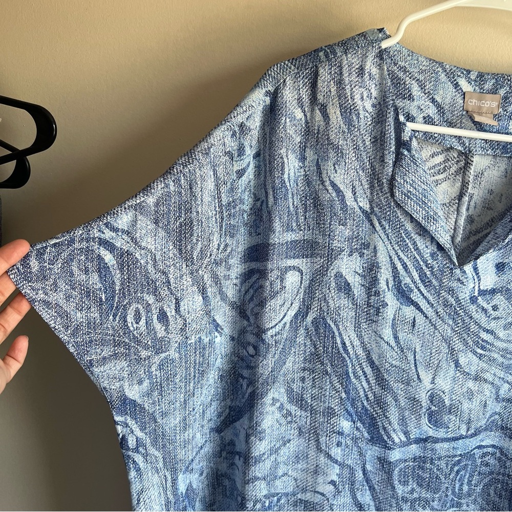 Chicos Blue White Patterned Split Neck Oversized … - image 4
